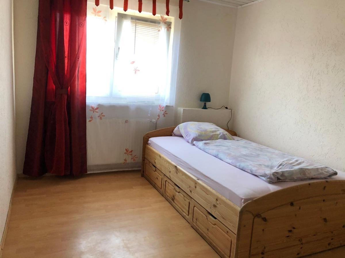 M/P Apartment Дуйсбург Екстериор снимка